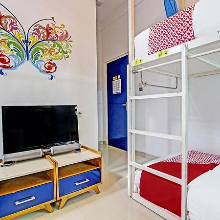 Oyo 91952 Oase Hostel Jogyakarta Zewnętrze zdjęcie