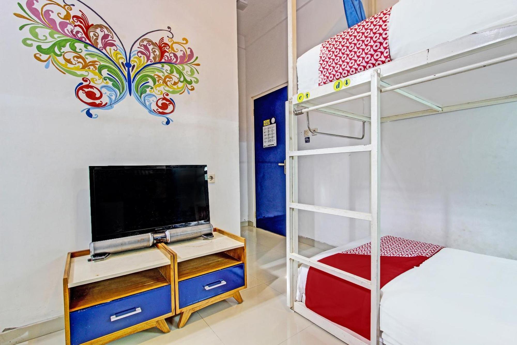 Oyo 91952 Oase Hostel Jogyakarta Zewnętrze zdjęcie
