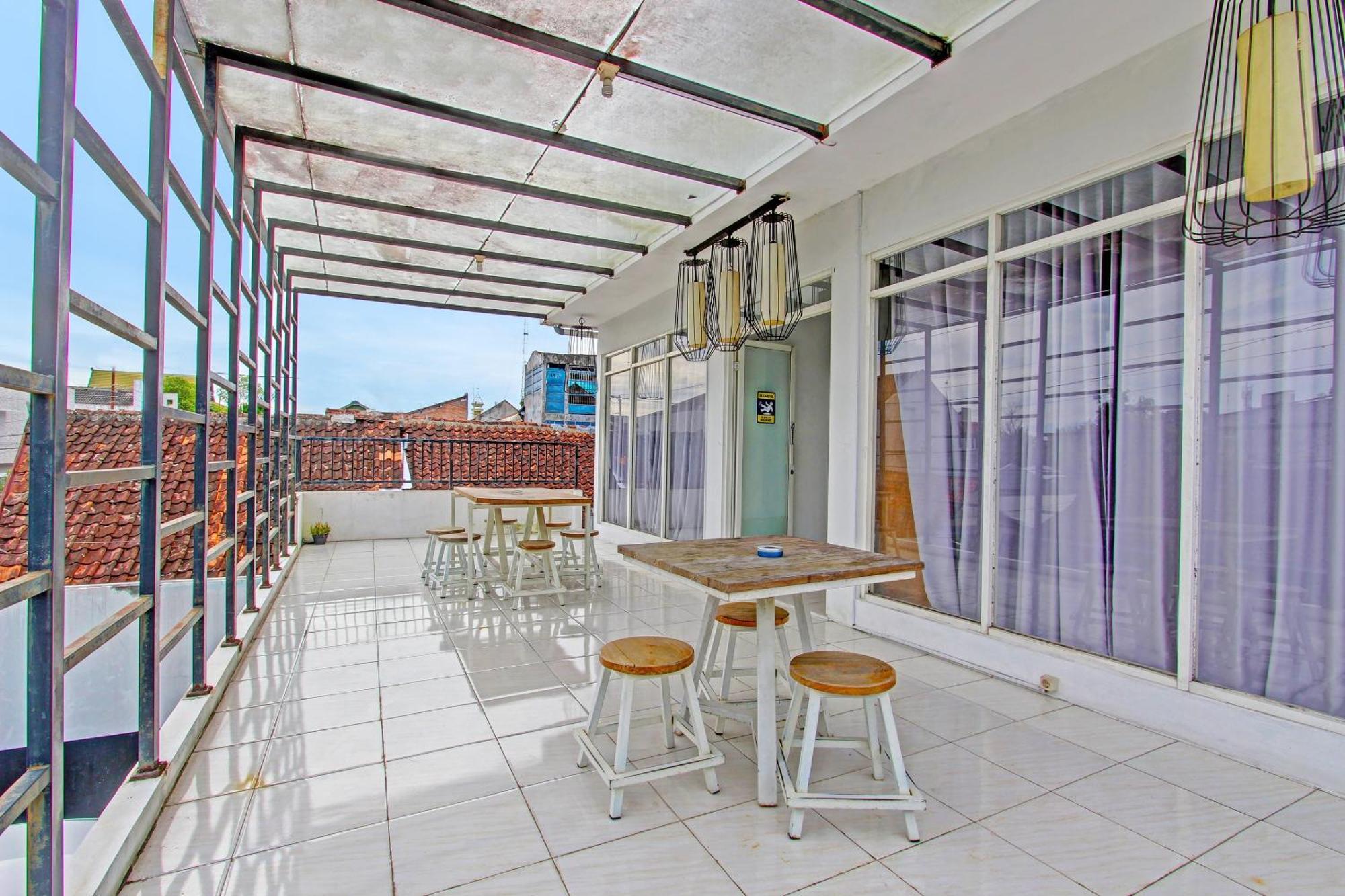 Oyo 91952 Oase Hostel Jogyakarta Zewnętrze zdjęcie